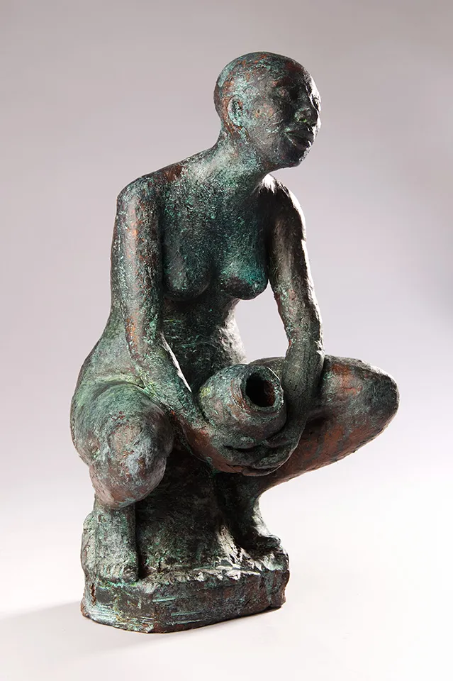 Offering – klei met bronspatina sculptuur van Anne Veldt
